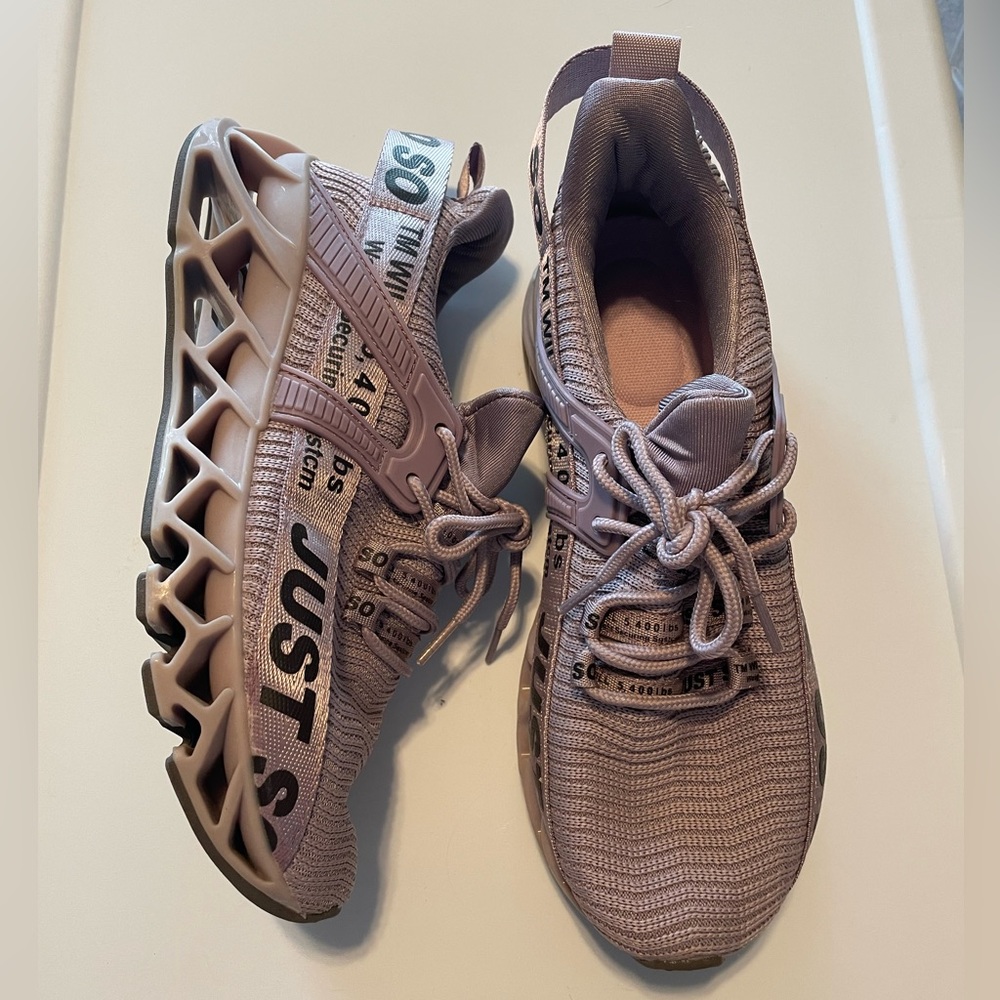 Just So So Women’s size 7.5 sneakers in light purple